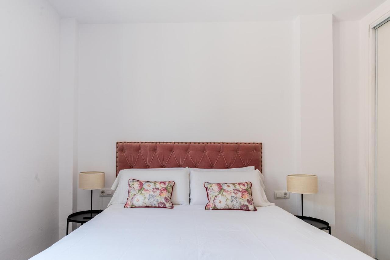 Olehousing - Cathedral Terrace Apartments Севілья Екстер'єр фото